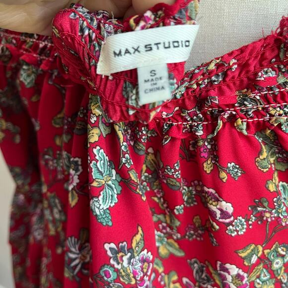 Max Studio Women's Red Floral Blouse Size Small - Picture 7 of 9